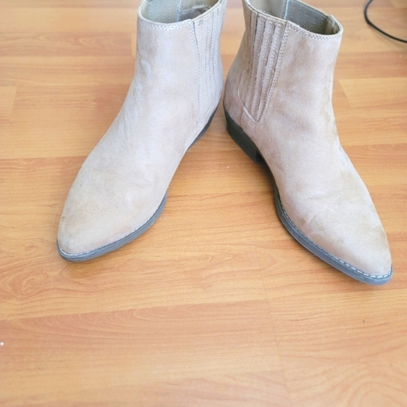 Universal Thread Women's Ankle Boots - Picture 5 of 6